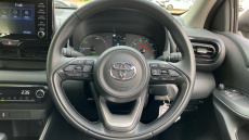 Toyota Yaris 1.5 Hybrid Icon 5dr CVT Hybrid Hatchback